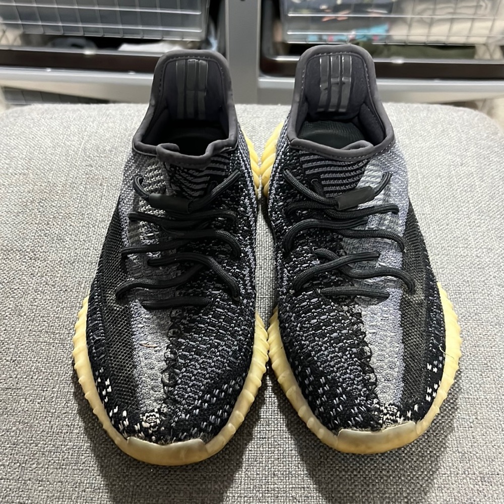 Yeezy - Black men’s 6.5 fits women’s 7.5/8